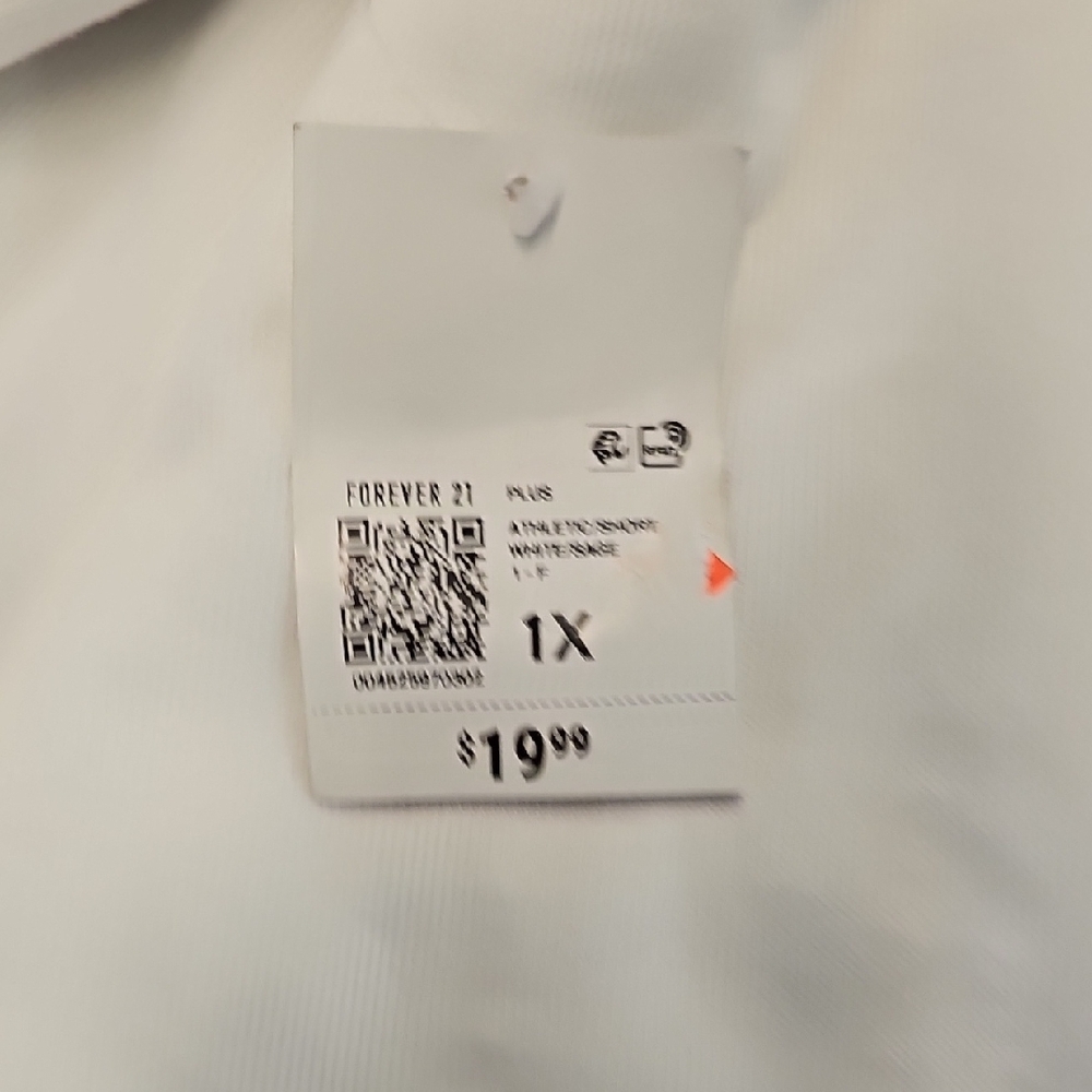 White Los Angeles California Graphic Shorts - Picture 7 of 10